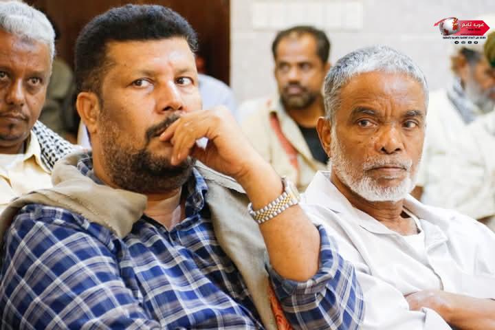 فريق التواصل وتعزيز الوعي السياسي بالمجلس الانتقالي يعقد لقاءً موسعاً بشرائح المجتمع المدني بمديريتي الديس الشرقية والريدة وقصيعر