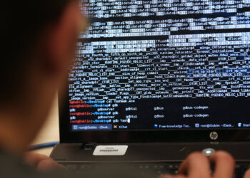 واشنطن تفرض عقوبات على “هاكرز” مقرهم بكين واشنطن تفرض عقوبات على “هاكرز” مقرهم بكين