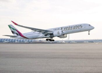 «طائرة الإمارات A350» تقلع رسمياً للمرة الأولى إلى إدنبرة