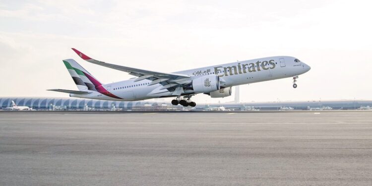 «طائرة الإمارات A350» تقلع رسمياً للمرة الأولى إلى إدنبرة «طائرة الإمارات A350» تقلع رسمياً للمرة الأولى إلى إدنبرة