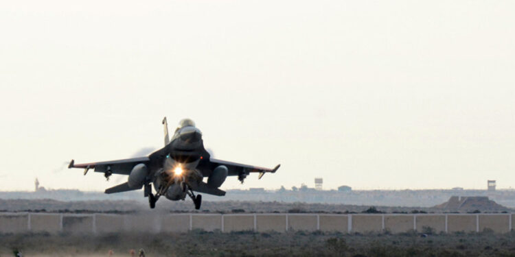 مصر تعلق على تقارير “تدخلها عسكريا” في اليمن