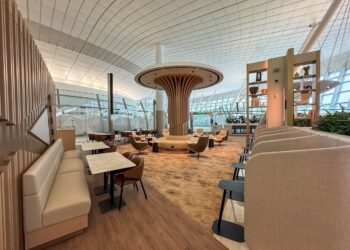 «الاتحاد للطيران» تفتتح صالة لتخليص إجراءات السفر إلى الولايات المتحدة بمطار زايد