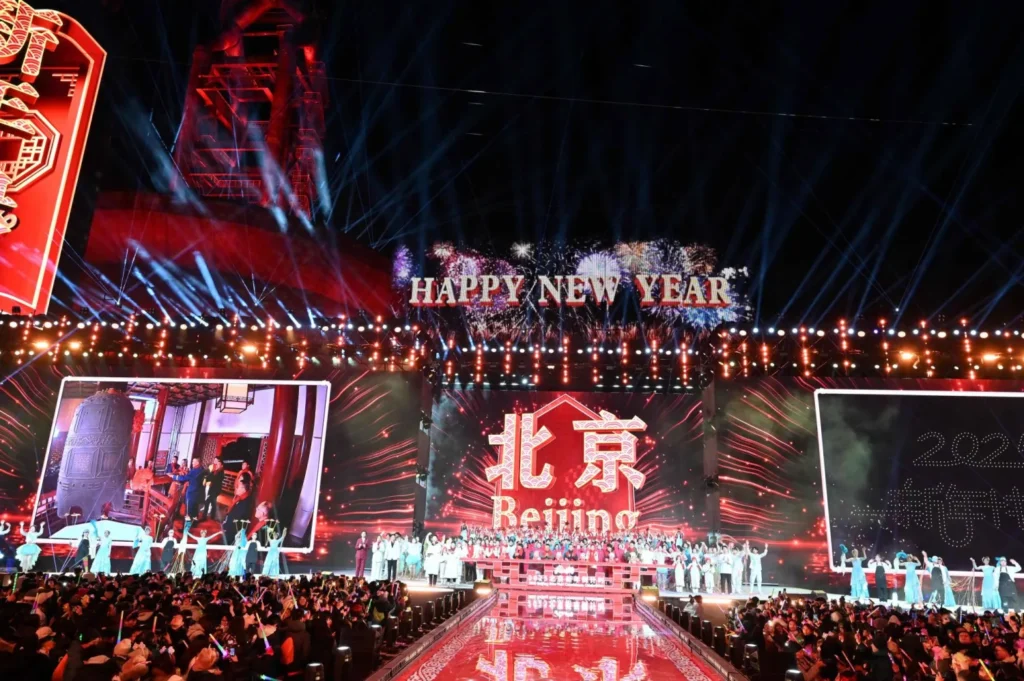 دول العالم تستقبل 2025 (صور) 20 دول العالم تستقبل 2025 (صور)