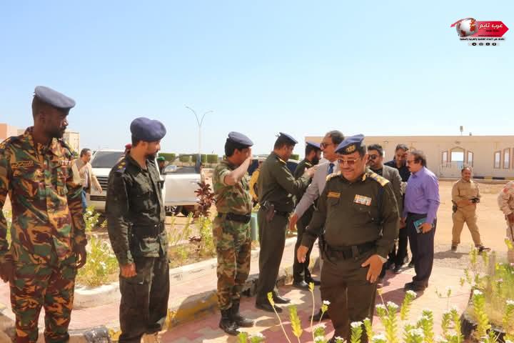 فريق التواصل وتعزيز الوعي السياسي بالمجلس الانتقالي يزور كلية الشرطة بحضرموت