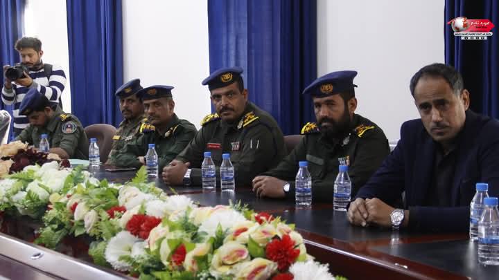 فريق التواصل وتعزيز الوعي السياسي بالمجلس الانتقالي يزور كلية الشرطة بحضرموت