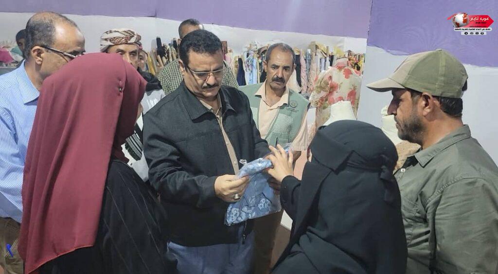 مدير عام المنصورة يشيد بالمستوى الإبداعي والجودة العالية للمنتجات بمعرض مشاغل الخياطة