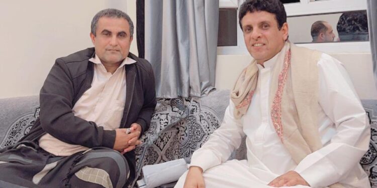 الشيخ راجح باكريت يتكفل بتوفير أجهزة جيولوجية لدعم كلية النفط والمعادن بجامعة شبوة الشيخ راجح باكريت يتكفل بتوفير أجهزة جيولوجية لدعم كلية النفط والمعادن بجامعة شبوة