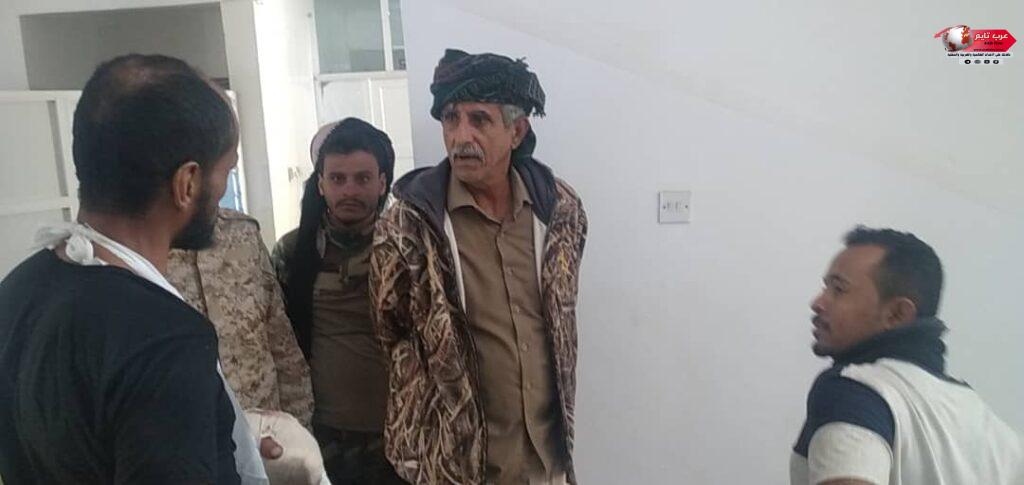 العميد معوضة يطمئن على جرحى معركة مريس ويوجه بتقديم الرعاية الصحية الكاملة