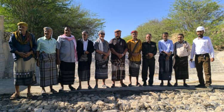 مدير عام مديرية حبان يتفقد عدد من المشاريع الزراعية وقنوات الري بوادي حبان ويستلم مشروعي قيد العقار وبنك البذور