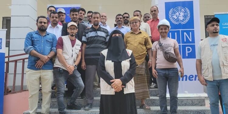 بتكلفة ( 130 ) ألف دولار..محلي المنصورة يفتتح مشروع بناء ( 6 ) فصول إضافية بثانوية أحمد خليفة “للبنين” بتكلفة ( 130 ) ألف دولار..محلي المنصورة يفتتح مشروع بناء ( 6 ) فصول إضافية بثانوية أحمد خليفة “للبنين”