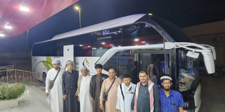 بدعم من الشيخ راجح سعيد باكريت تفويج أعضاء لجنة تحكيم وتنظيم مسابقة المهرة للقرآن الكريم إلى الأراضي المقدسة