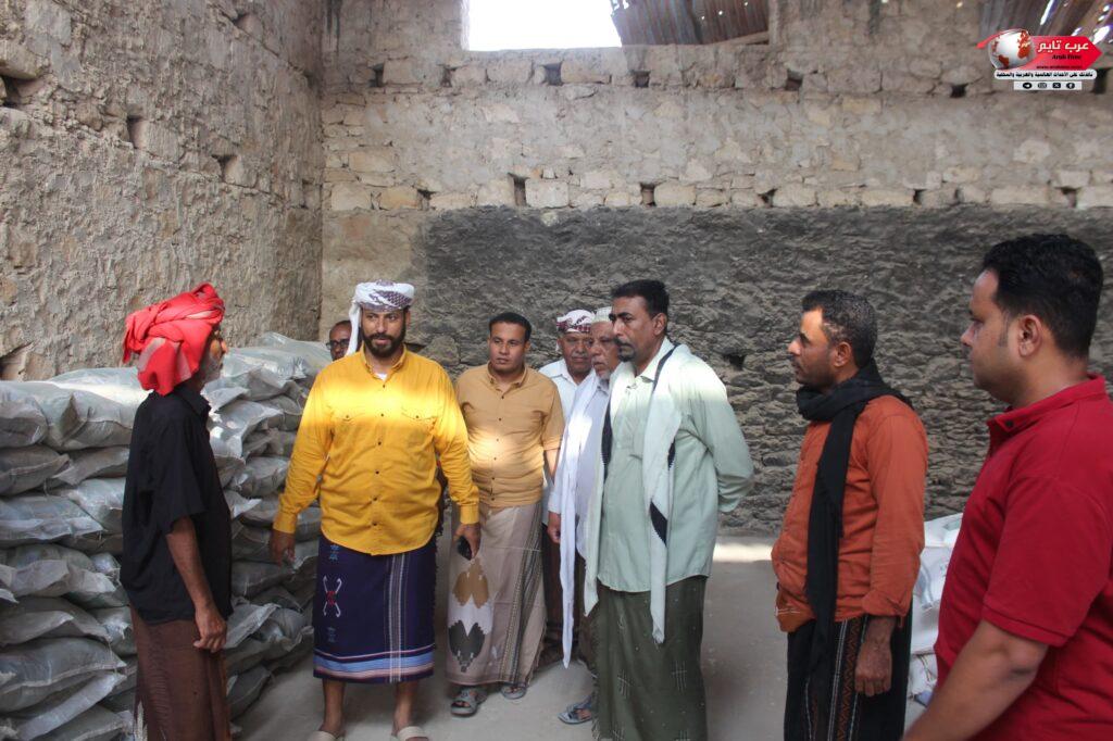 انتقالي الشحر يدشن توزيع السلال الغذائية على أسر الشهداء والمحتاجين بالمديرية 4 انتقالي الشحر يدشن توزيع السلال الغذائية على أسر الشهداء والمحتاجين بالمديرية