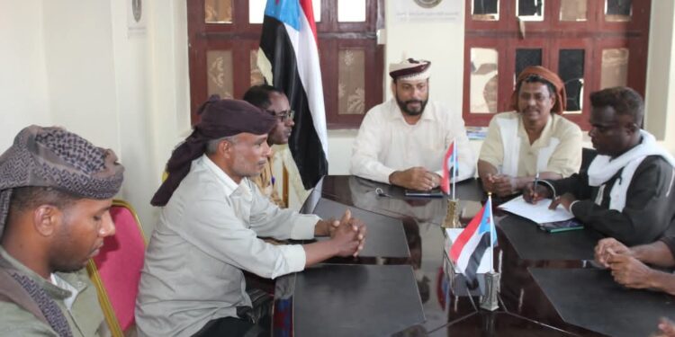 انتقالي الشحر يعقد اجتماعاً استثنائياً للتحضير لفعالية “حضرموت أولاً ” الجماهيرية انتقالي الشحر يعقد اجتماعاً استثنائياً للتحضير لفعالية “حضرموت أولاً ” الجماهيرية