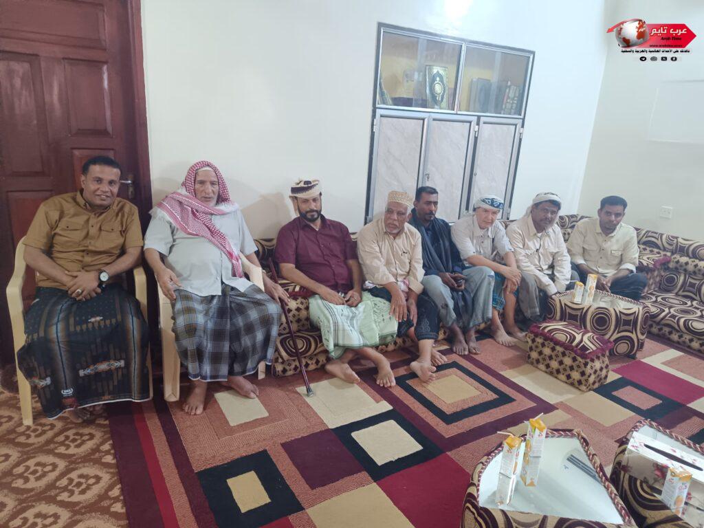 قيادة انتقالي الشحر يزور عدد من الشخصيات الإجتماعية بمناسبة عيد الفطر المبارك 3 قيادة انتقالي الشحر يزور عدد من الشخصيات الإجتماعية بمناسبة عيد الفطر المبارك