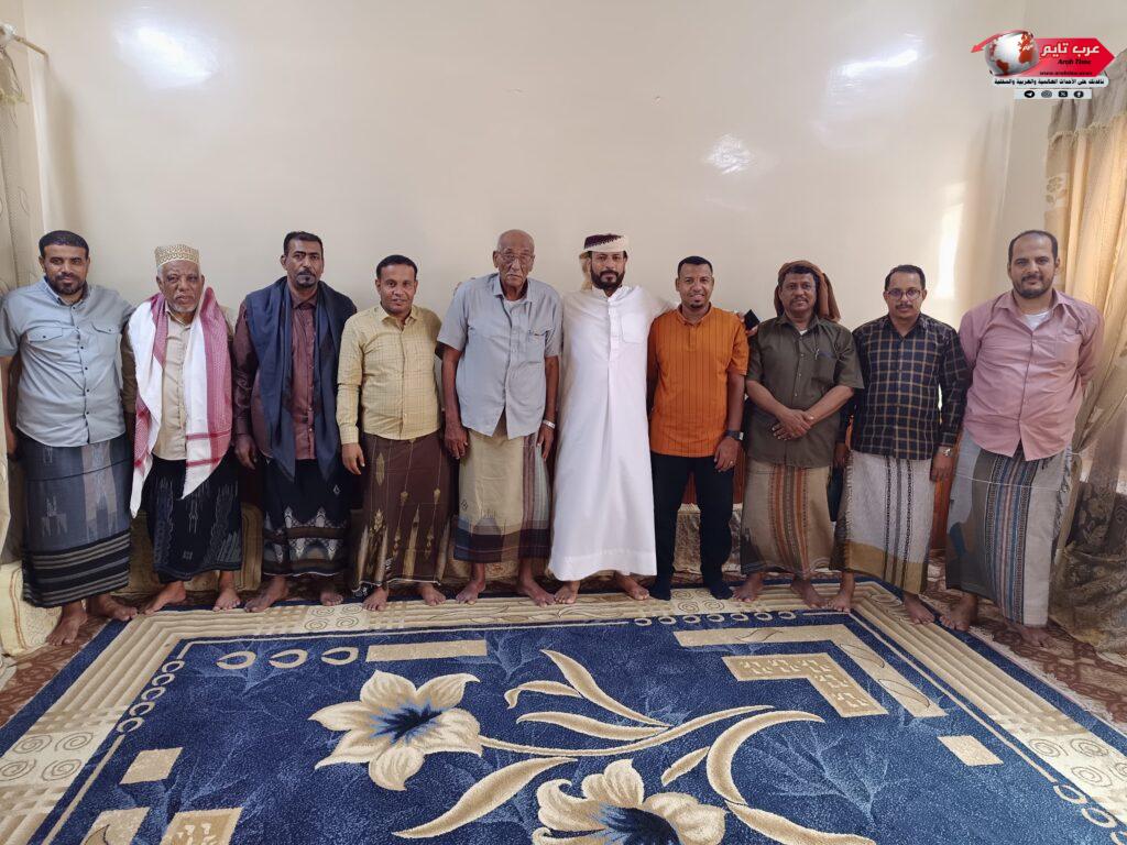 انتقالي الشحر يزور الكابتن الكبير فرج عبدالرحمن بايوسف بمناسبة عيد الفطر المبارك