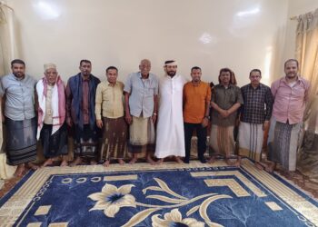 انتقالي الشحر يزور الكابتن الكبير فرج عبدالرحمن بايوسف بمناسبة عيد الفطر المبارك