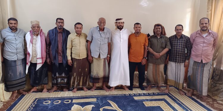 انتقالي الشحر يزور الكابتن الكبير فرج عبدالرحمن بايوسف بمناسبة عيد الفطر المبارك انتقالي الشحر يزور الكابتن الكبير فرج عبدالرحمن بايوسف بمناسبة عيد الفطر المبارك