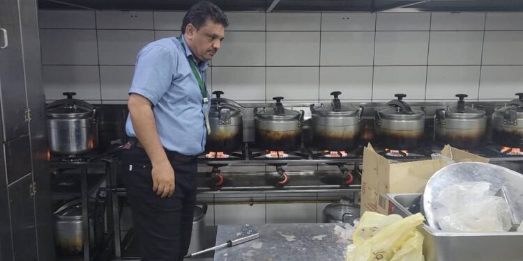 بتوجيهات مدير عام المديرية أحمد الداؤودي تنفيذ حملة ضبط المطاعم والبوفيهات المخالفة للإشتراطات الصحية في المنصورة