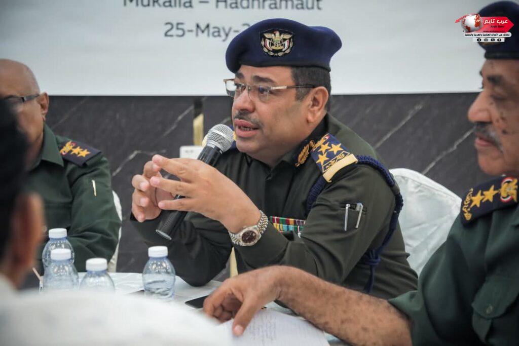 مدير كلية الشرطة حضرموت يشهد ورشة نقاشية حول تعزيز آليات التنسيق بين الأجهزة الأمنية واللجان المجتمعية بمدينة المكلا