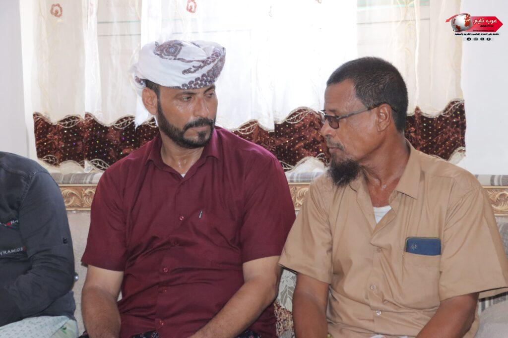 قيادة انتقالي الشحر تزور نوخذة عبري الميمون 1 وتطمئن على سلامتهم 1 قيادة انتقالي الشحر تزور نوخذة عبري الميمون 1 وتطمئن على سلامتهم