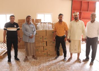 بدعم من الرئيس الزُبيدي.. تدشين توزيع المحاليل الوريدية لمستشفى الشحر العام بدعم من الرئيس الزُبيدي.. تدشين توزيع المحاليل الوريدية لمستشفى الشحر العام