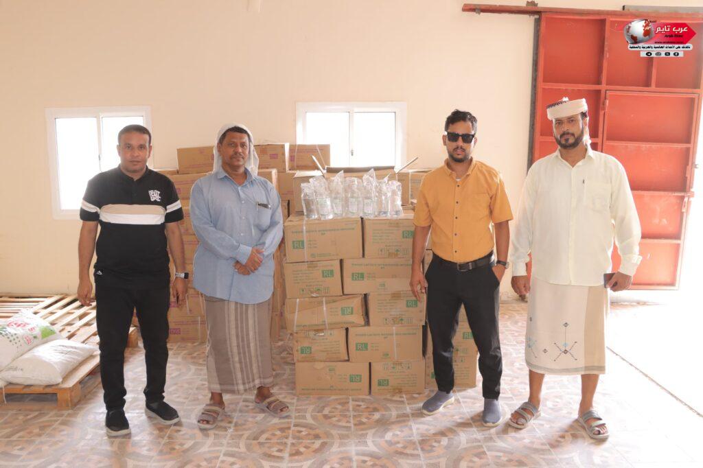 بدعم من الرئيس الزُبيدي.. تدشين توزيع المحاليل الوريدية لمستشفى الشحر العام 2 بدعم من الرئيس الزُبيدي.. تدشين توزيع المحاليل الوريدية لمستشفى الشحر العام