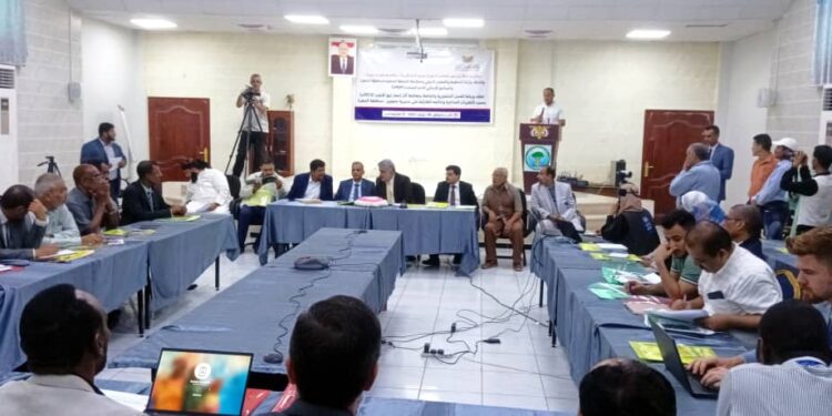 ورشة عمل تشاورية خاصة بمعالجة اثار إعصار تيج بمديرية حصوين بالمهرة