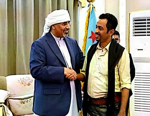 الشيخ علاء سرور الحوشبي.. رمز القيادة والمسؤولية في بلاد الحواشب