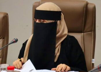 قبر في الرماد