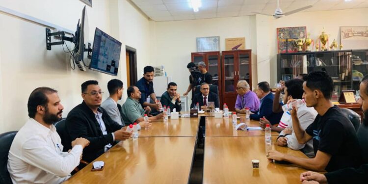 افتتاح أول مكتبة خيرية في كلية الحقوق بجامعة عدن لدعم الطلاب بالكتب والمراجع افتتاح أول مكتبة خيرية في كلية الحقوق بجامعة عدن لدعم الطلاب بالكتب والمراجع