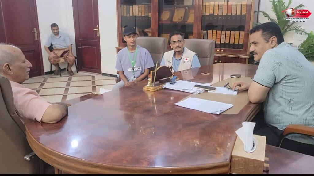 مدير عام المنصورة يشيد بتدخلات الجمعية اليمنية للصحة الإنجابية بالمديرية
