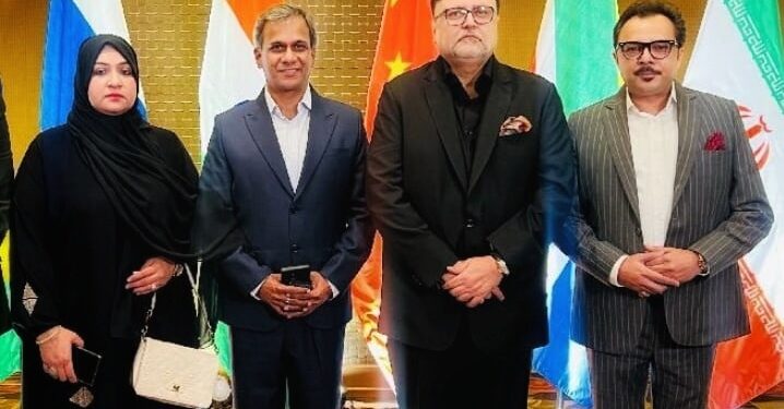 سفراء اليمن الحقيقيون.. وجوه مضيئة في المنصات الدولية سفراء اليمن الحقيقيون.. وجوه مضيئة في المنصات الدولية