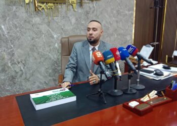 وكيل وزارة الصناعة يؤكد في مؤتمر صحفي عزم الوزارة على ألغاء وشطب 8781 علامة ووكالة تجارية وكيل وزارة الصناعة يؤكد في مؤتمر صحفي عزم الوزارة على ألغاء وشطب 8781 علامة ووكالة تجارية