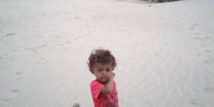 قرية منكوبة في أبين تستغيث: السكان بلا طعام والسلطات غائبة