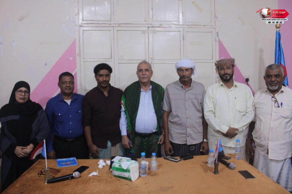 بحضور فريق التوجيه والرقابة الرئاسي الشحر تؤكد تأييدها لقرارات الرئيس الزبيدي والبيان السياسي للانتقالي وتتأهب للاحتفال بذكرى ١٤ اكتوبر