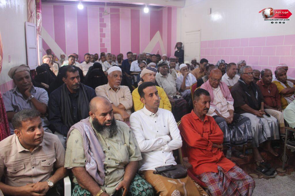 بحضور فريق التوجيه والرقابة الرئاسي الشحر تؤكد تأييدها لقرارات الرئيس الزبيدي والبيان السياسي للانتقالي وتتأهب للاحتفال بذكرى ١٤ اكتوبر