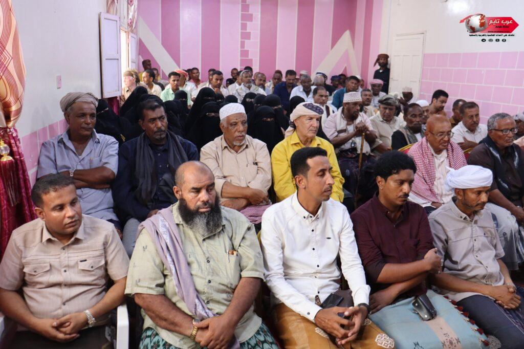 بحضور فريق التوجيه والرقابة الرئاسي الشحر تؤكد تأييدها لقرارات الرئيس الزبيدي والبيان السياسي للانتقالي وتتأهب للاحتفال بذكرى ١٤ اكتوبر
