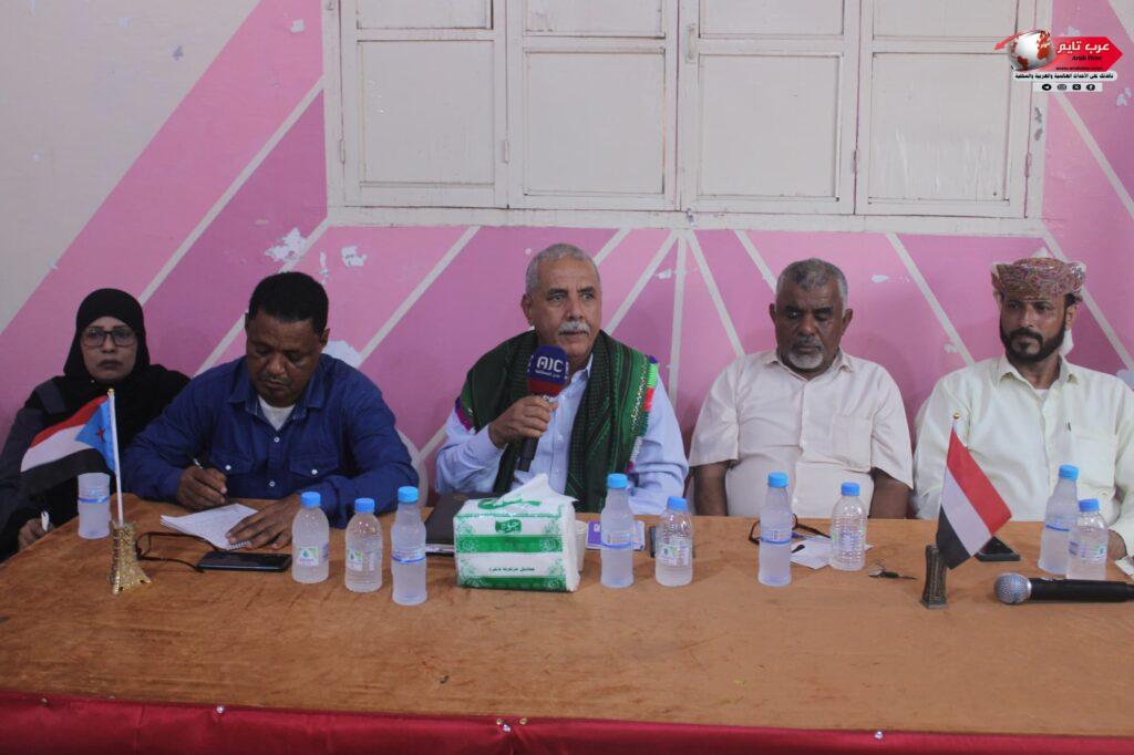 بحضور فريق التوجيه والرقابة الرئاسي الشحر تؤكد تأييدها لقرارات الرئيس الزبيدي والبيان السياسي للانتقالي وتتأهب للاحتفال بذكرى ١٤ اكتوبر