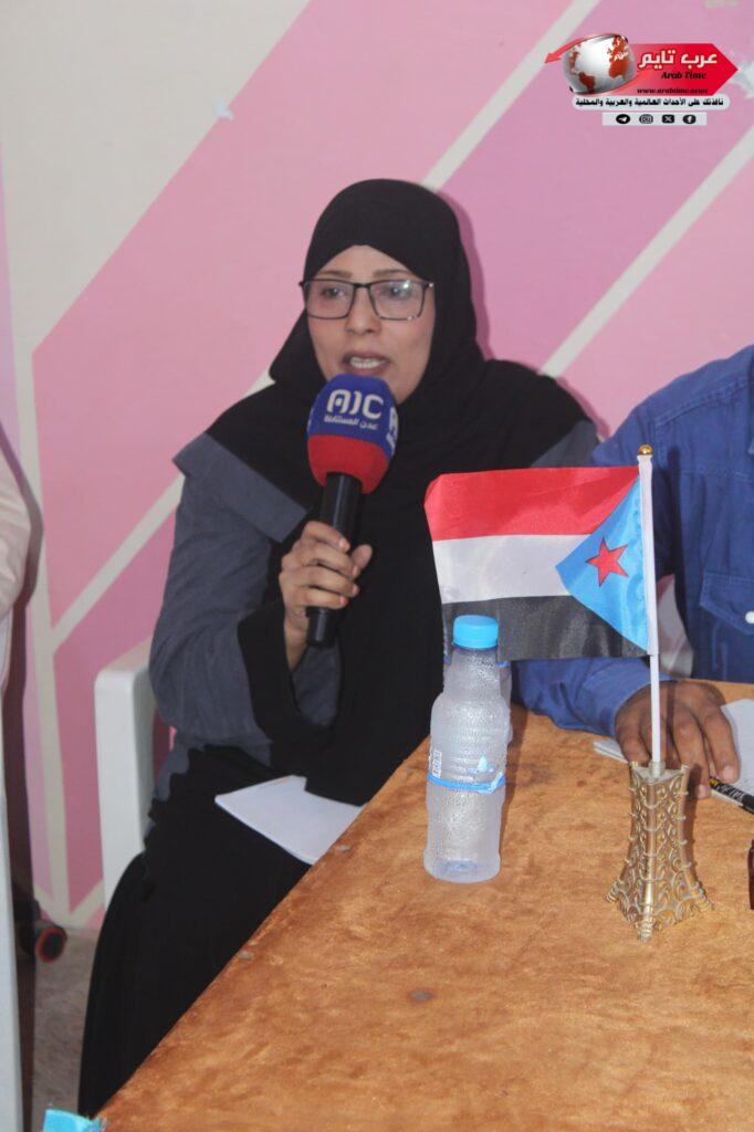 بحضور فريق التوجيه والرقابة الرئاسي الشحر تؤكد تأييدها لقرارات الرئيس الزبيدي والبيان السياسي للانتقالي وتتأهب للاحتفال بذكرى ١٤ اكتوبر