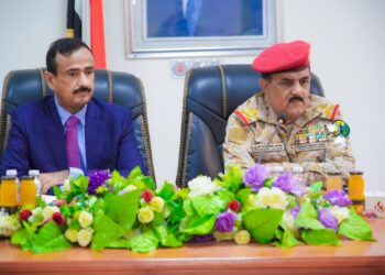 بحضور وزير الدفاع.. محافظ شبوة يستعرض الإنجازات الأمنية والعسكرية