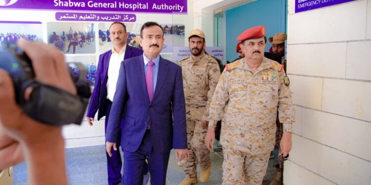 وزير الدفاع يطلع على الخدمات الطبية في مستشفى الشيخ محمد بن زايد التعليمي