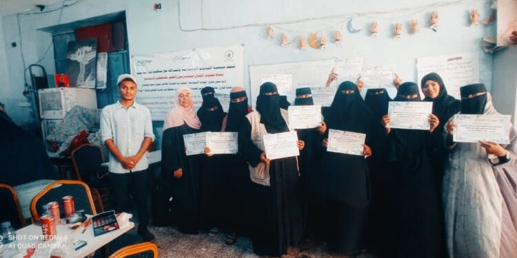 اختتام دورة تدريبية في فن الماكياج بالعاصمة عدن اختتام دورة تدريبية في فن الماكياج بالعاصمة عدن