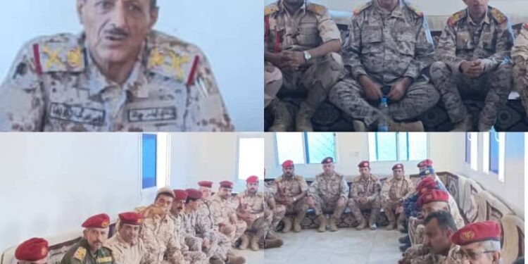 نائب رئيس هيئة الأركان يزور محور أبين العملياتي ويشدد على دعم وزارة الدفاع لأجهزته العسكرية