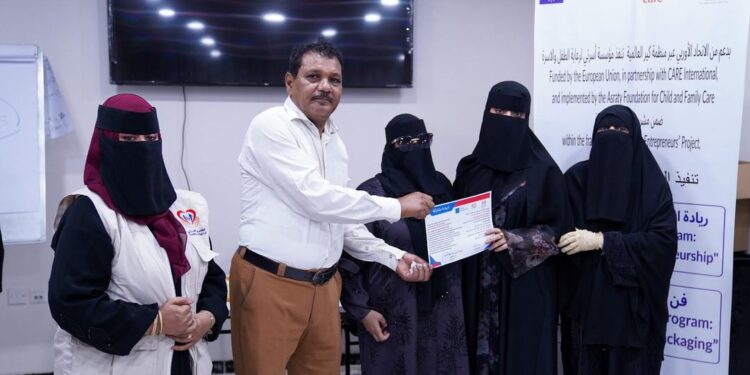 مؤسسة أسرتي تختتم الفصل الأول من برنامج تدريب 25 رائدة أعمال في عدن مؤسسة أسرتي تختتم الفصل الأول من برنامج تدريب 25 رائدة أعمال في عدن