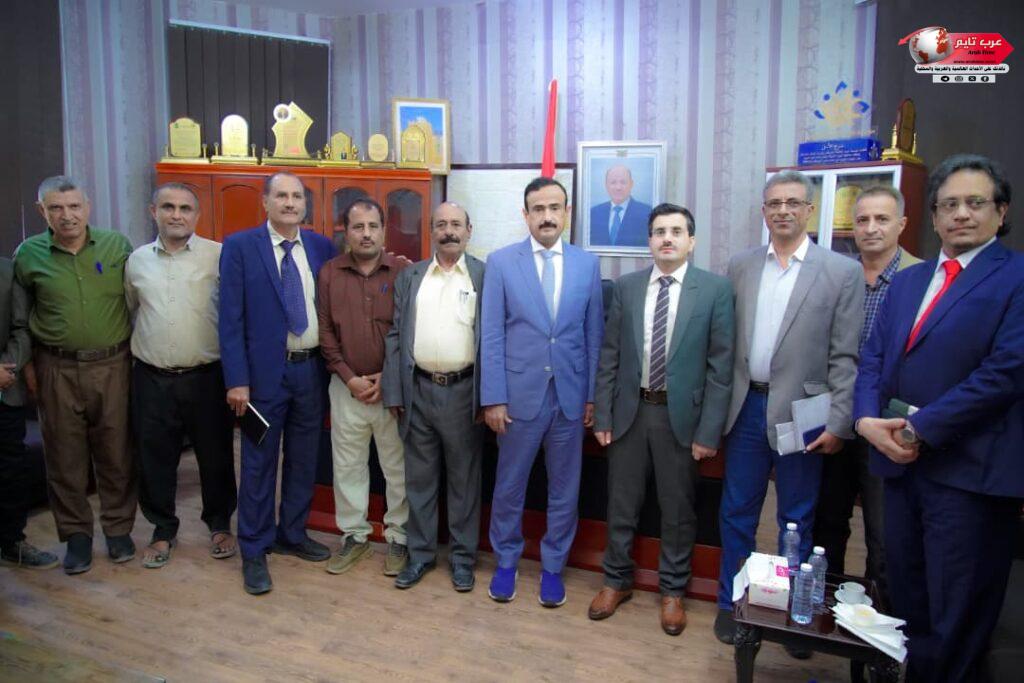 المحافظ بن الوزير يبحث مع نائب وزير المياه والبيئة سبل دعم وتطوير القطاع في شبوة