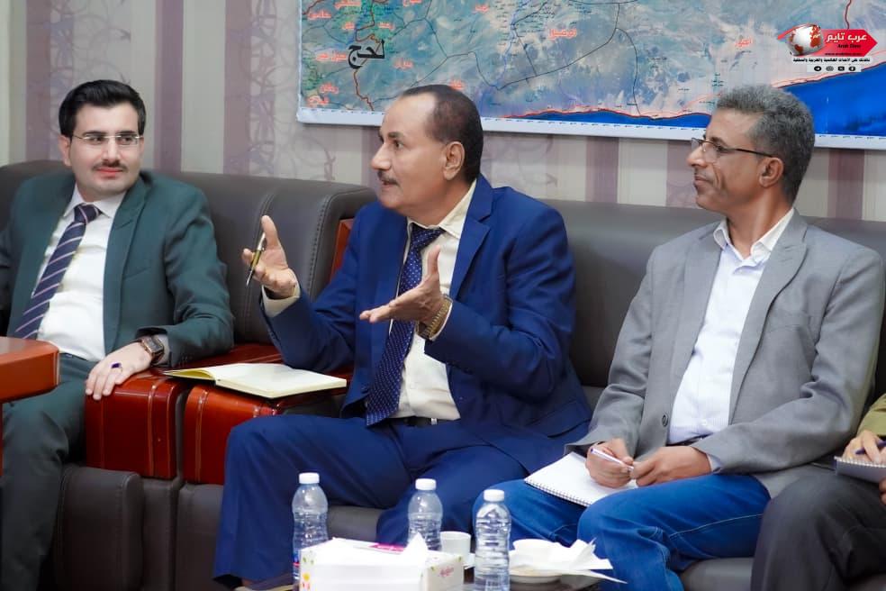 المحافظ بن الوزير يبحث مع نائب وزير المياه والبيئة سبل دعم وتطوير القطاع في شبوة