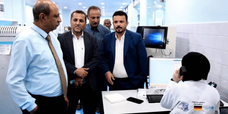 الزامكي يطلع على سير مشاريع التأهيل والتطوير في مستشفى الجمهورية التعليمي بالعاصمة عدن الزامكي يطلع على سير مشاريع التأهيل والتطوير في مستشفى الجمهورية التعليمي بالعاصمة عدن