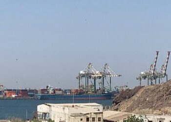 اقتصاد الحركة التجارية من الموارد البحرية في العاصمة عدن رافد أساسي لنشاط الثروة العامة ومعيشة المواطنين