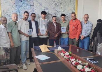 إدارة أهلي عدن تكرم ابطال بطولة الكرة الشاطئية