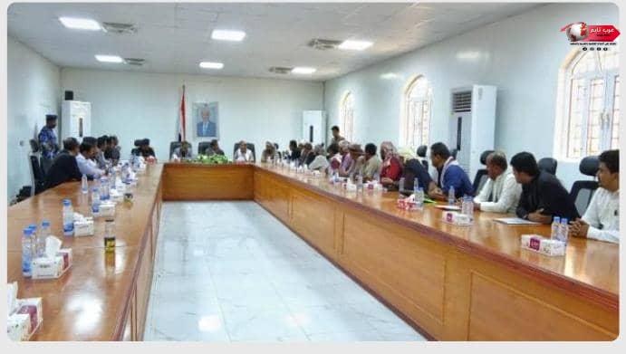 .معالي محافظ شبوه فتح الابواب واغلق النوافذ